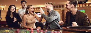 Live dealer table interface showing blackjack cards and betting layout on pelangicasino
